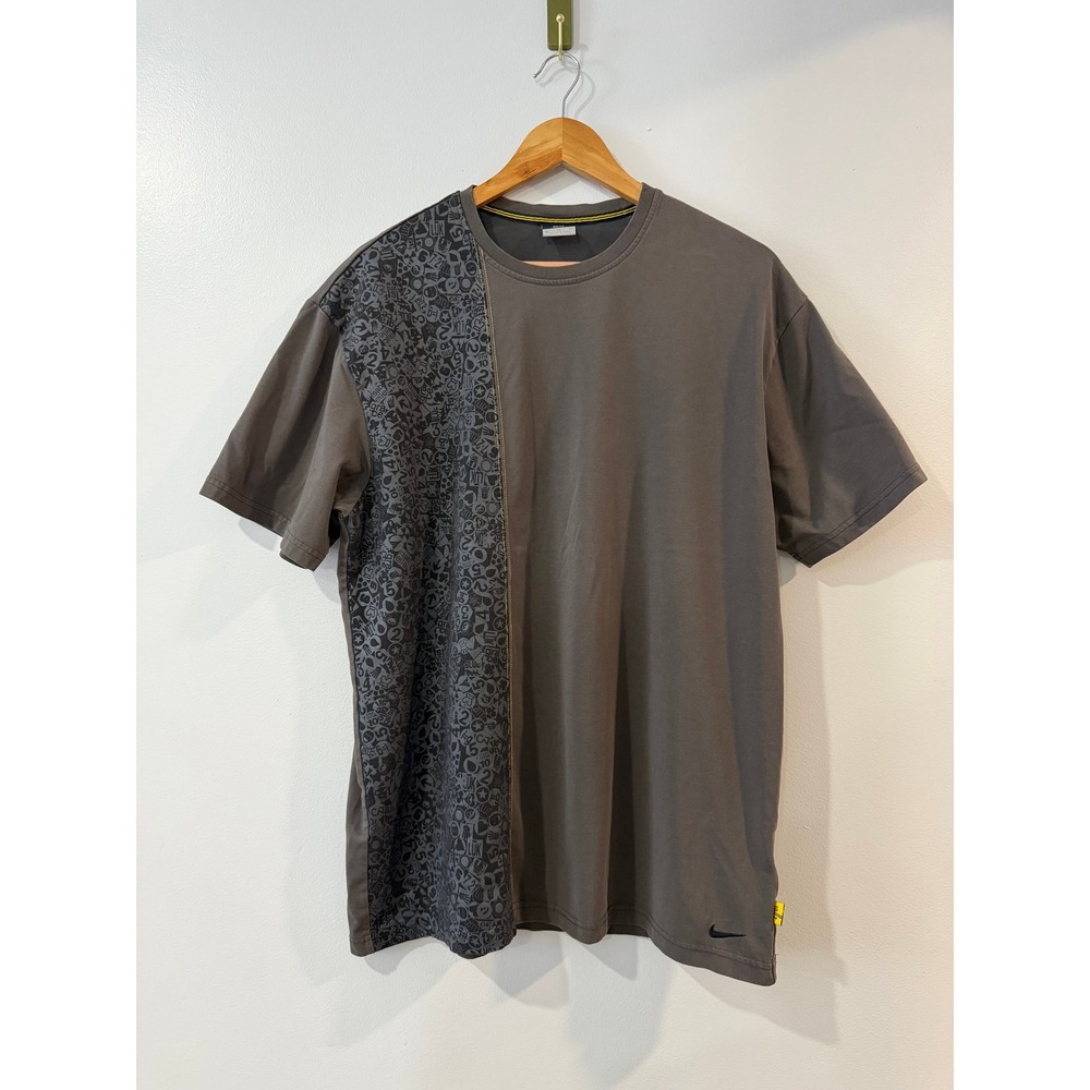 Nike Dri-FIT Mens XL Gray Graphic Short Sleeve T-Shirt